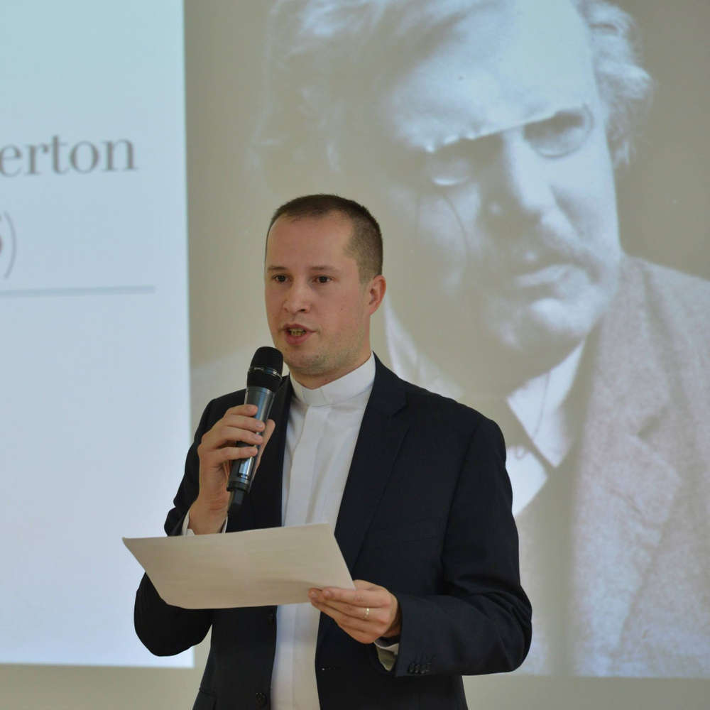 45. Pravidelná dávka s Pavlom Hraboveckým - Tolkien, Chesterton, Hra o tróny, Potter a Slavoj Žižek