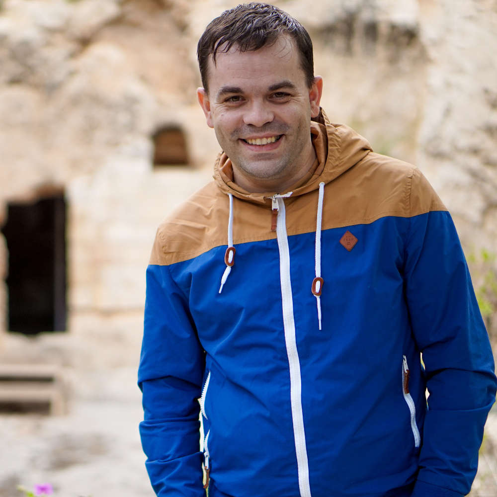16. Číst bibli? – Lukáš Sztefek