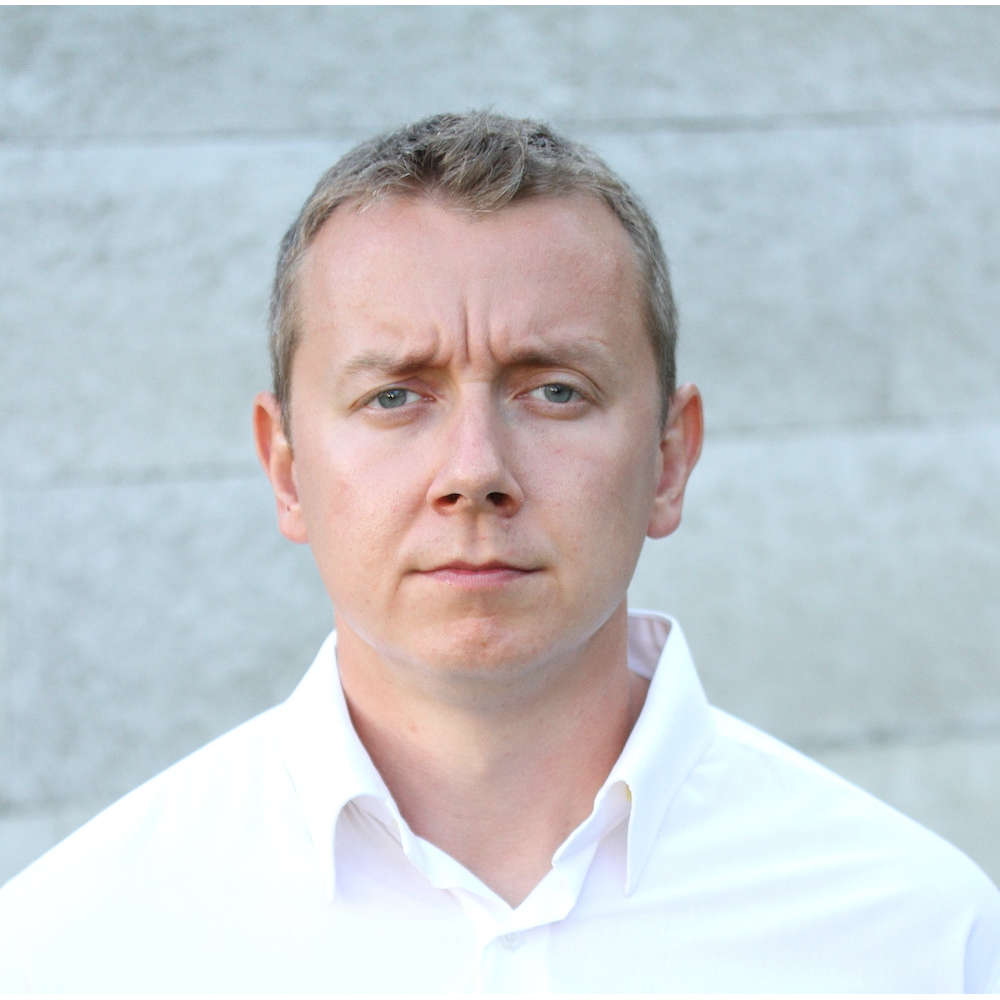 Rozhovor s Robertom Chovanculiakom o statkoch-zmätkoch, crowfundingu a filozofii